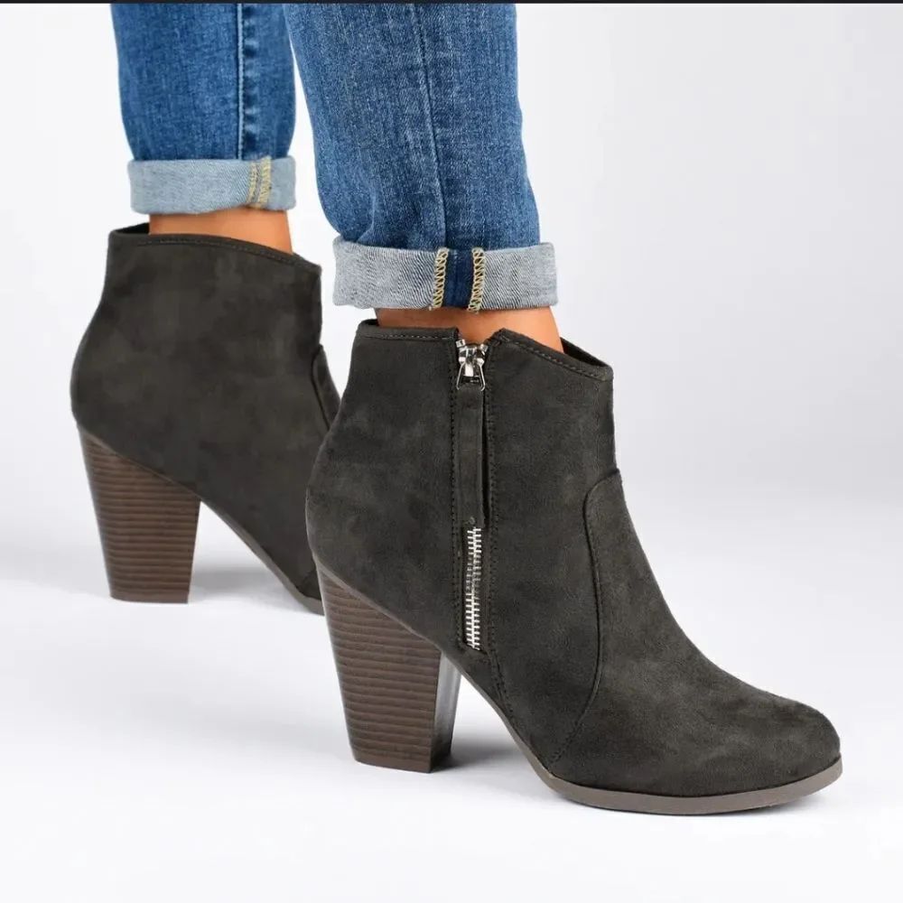 NATURE BREEZE WOMEN"S BLACK SUEDE MATERIAL BOOTS